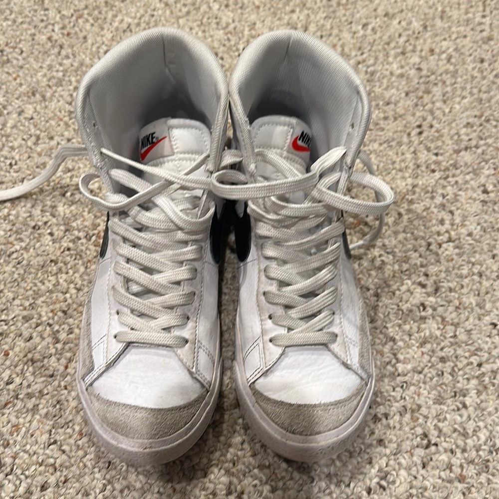 White Nike blazers in size 6 white with black swish